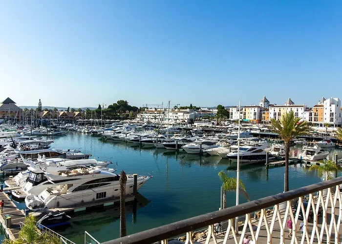Marina Boat View - By Dalma Portuguesa *
